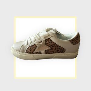 Art Class Leopard Print Star Sneakers